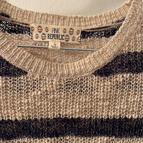 Sweater - Picture 3 of 3